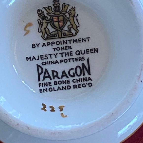 Vintage Rare Paragon fine bone China burgundy red & gold teacup & saucer set - Picture 13 of 16